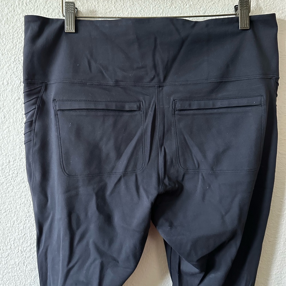 Athleta women's Black High-Waist Athletic Leggings size 1X/ NWOT B196 - Picture 4 of 5